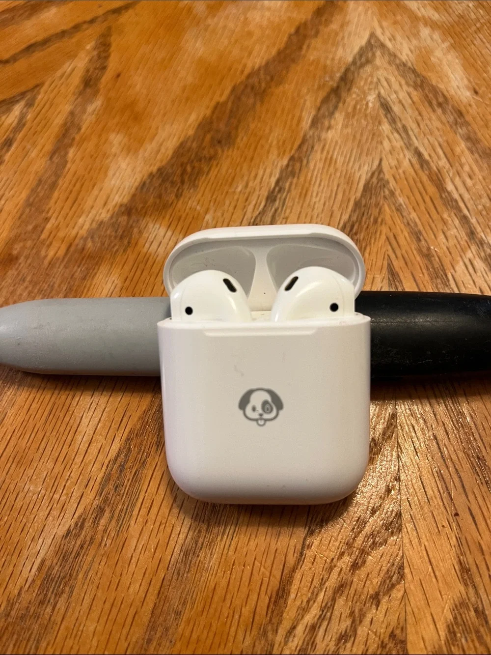 🎧 Apple AirPods (2nd Generation)
